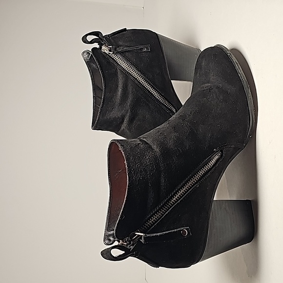 Torrid Booties Ankle Boots Side Zip Heel Black Faux Leather Round Toe Comfy 10 W - Picture 9 of 16